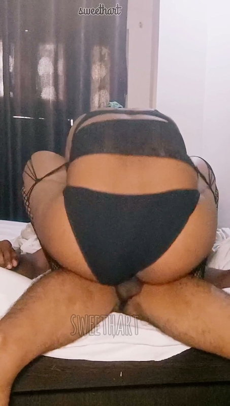 Chubby Girlfriend in Hotel Room – Get Ready