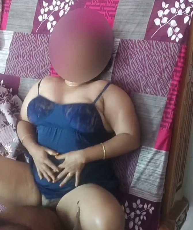 Hot Desi Boudi Big Juicy Tits Bouncing Rough Creampie Sex