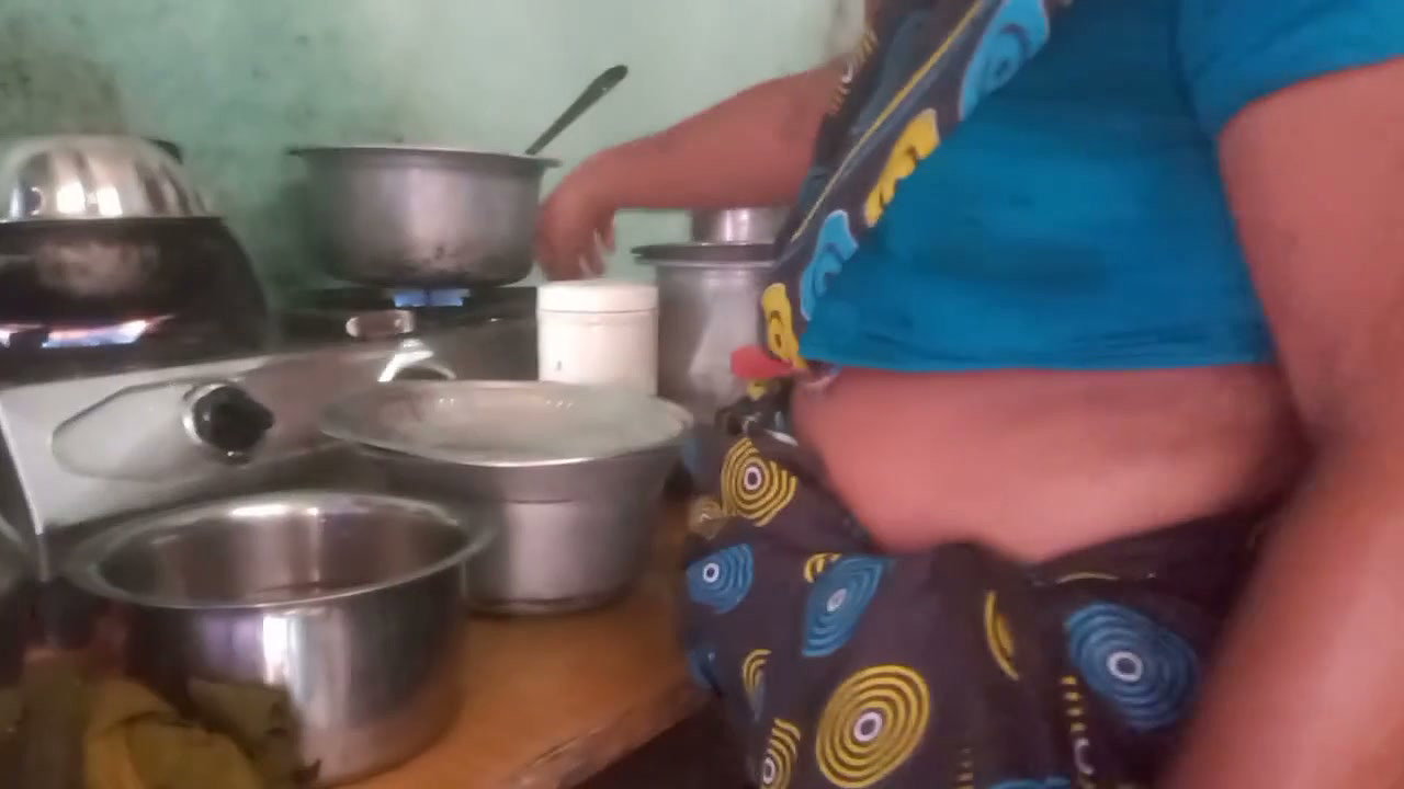 Indian Aunty Cooking Sex with Boyfriend