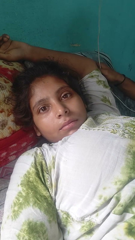 Muh Me Gira Diye or Mai Chat Gayi
