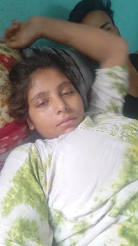Muh Me Gira Diye or Mai Chat Gayi