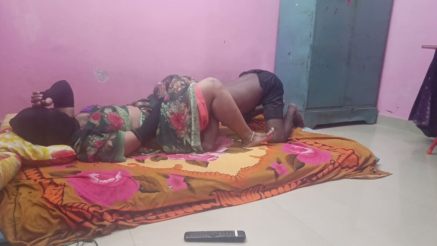 Saree Aunty Tamil Hot Sex