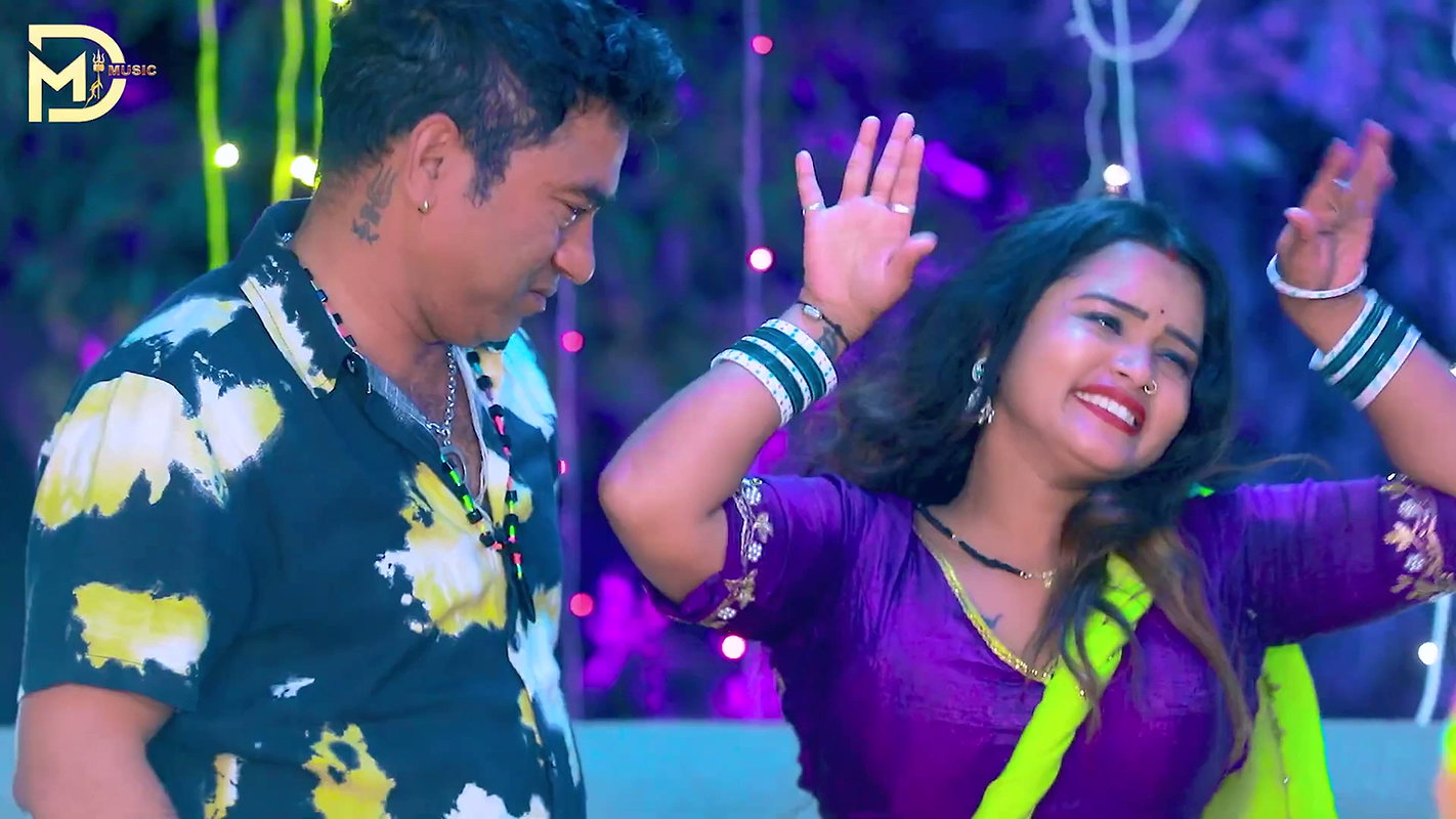Angel Teja navel kissed well, saree navel show, shy horny expressions (2)2