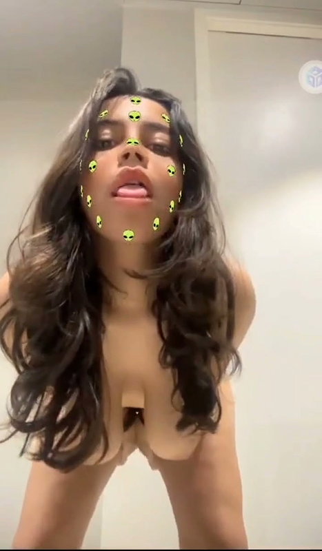 Beautiful Bigboob Sexy Curvy Figure Indian Girl Showing Updates (2)3