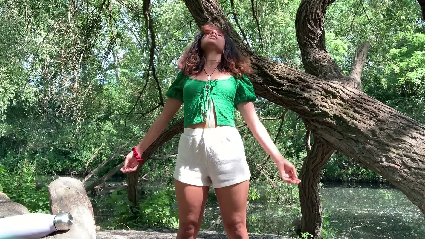 Braless Yoga (2)2