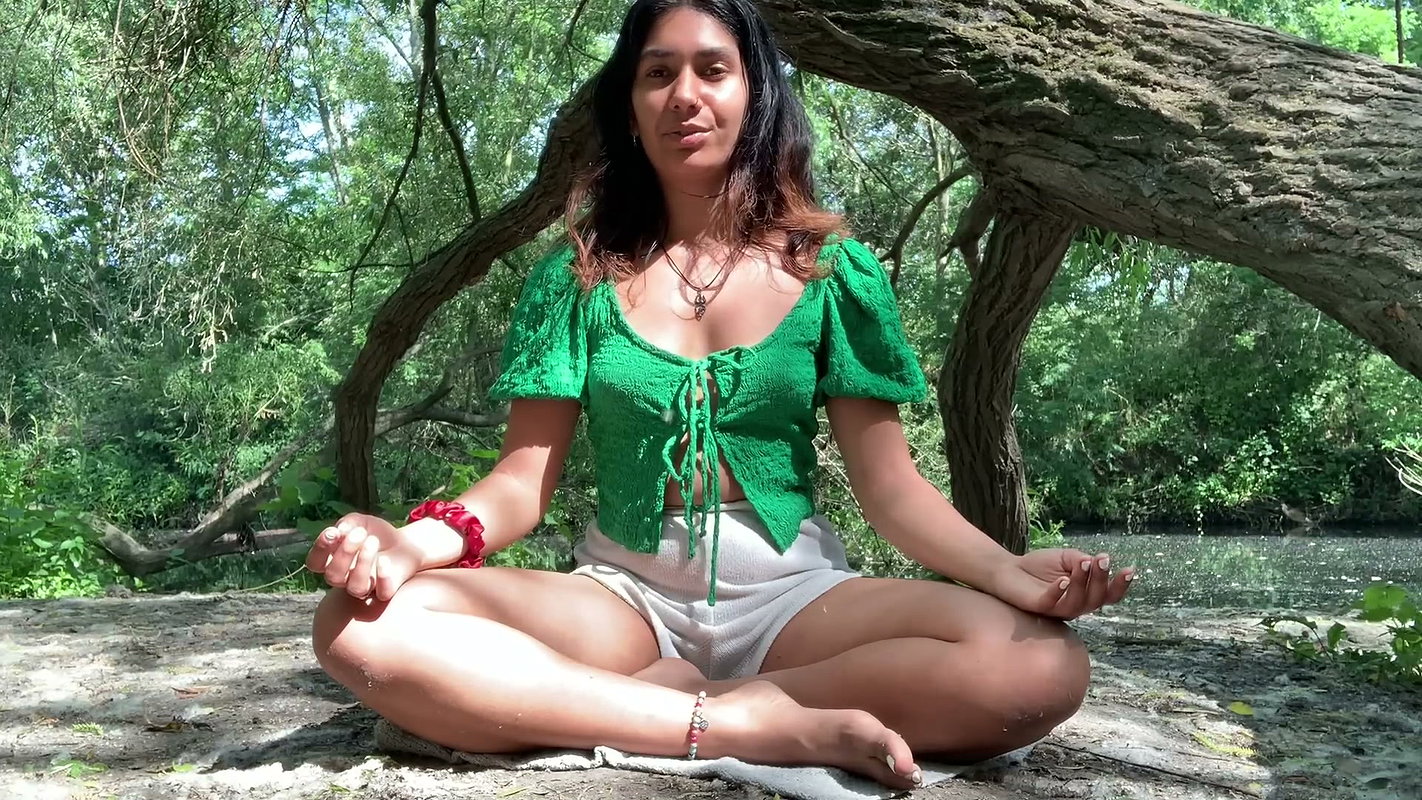 Braless Yoga (2)2