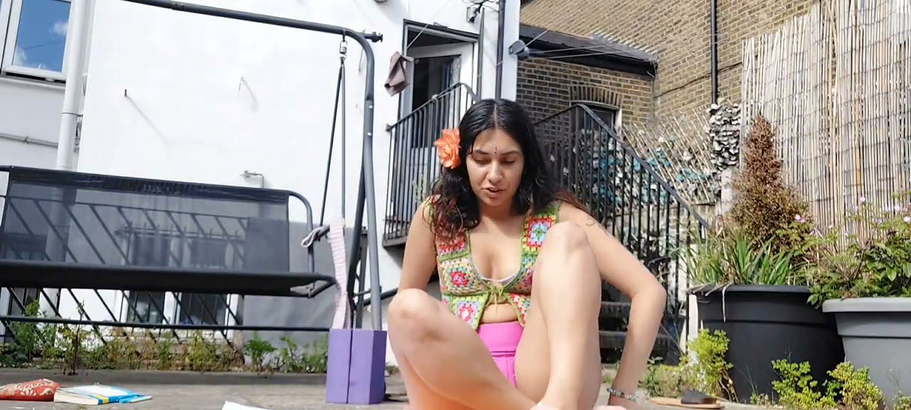 Braless Yoga (2)4