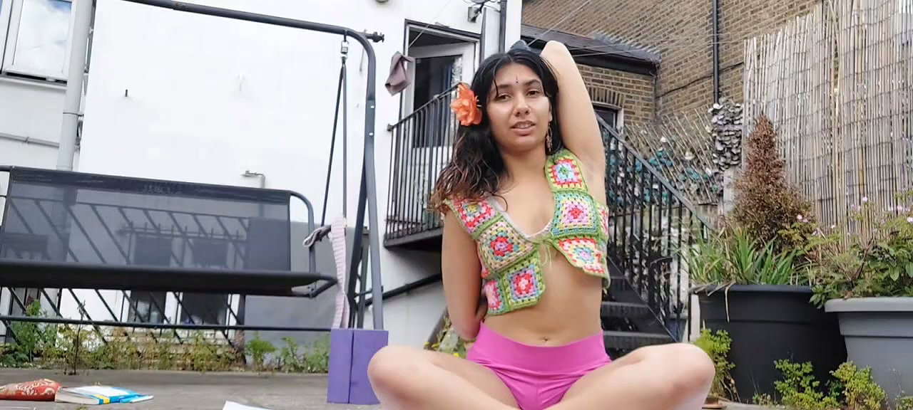 Braless Yoga (2)4