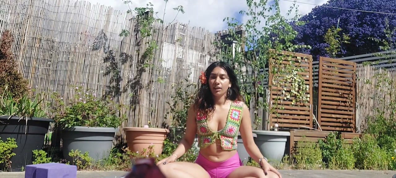 Braless Yoga (2)4