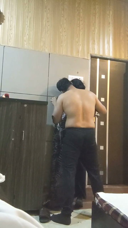 Desi Lovers Blowjob & Standing Fuck (2)2