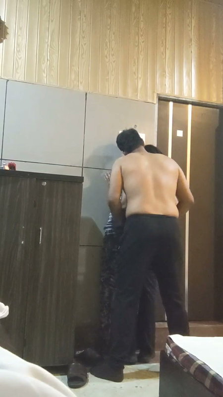Desi Lovers Blowjob & Standing Fuck (2)2