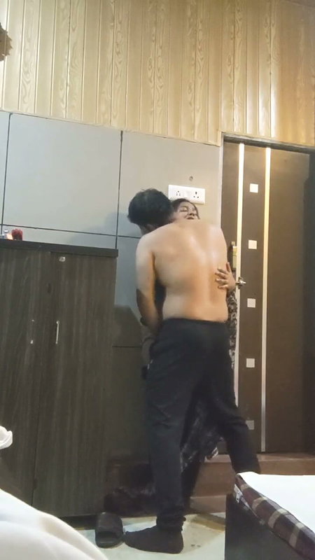 Desi Lovers Blowjob & Standing Fuck (2)2