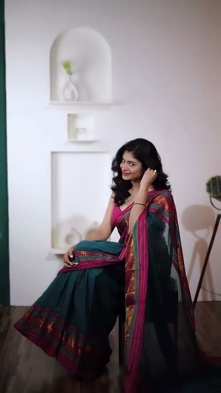 GLAM BABE SENSUOUS SEXY BACKLESS IN SAREE (2)2