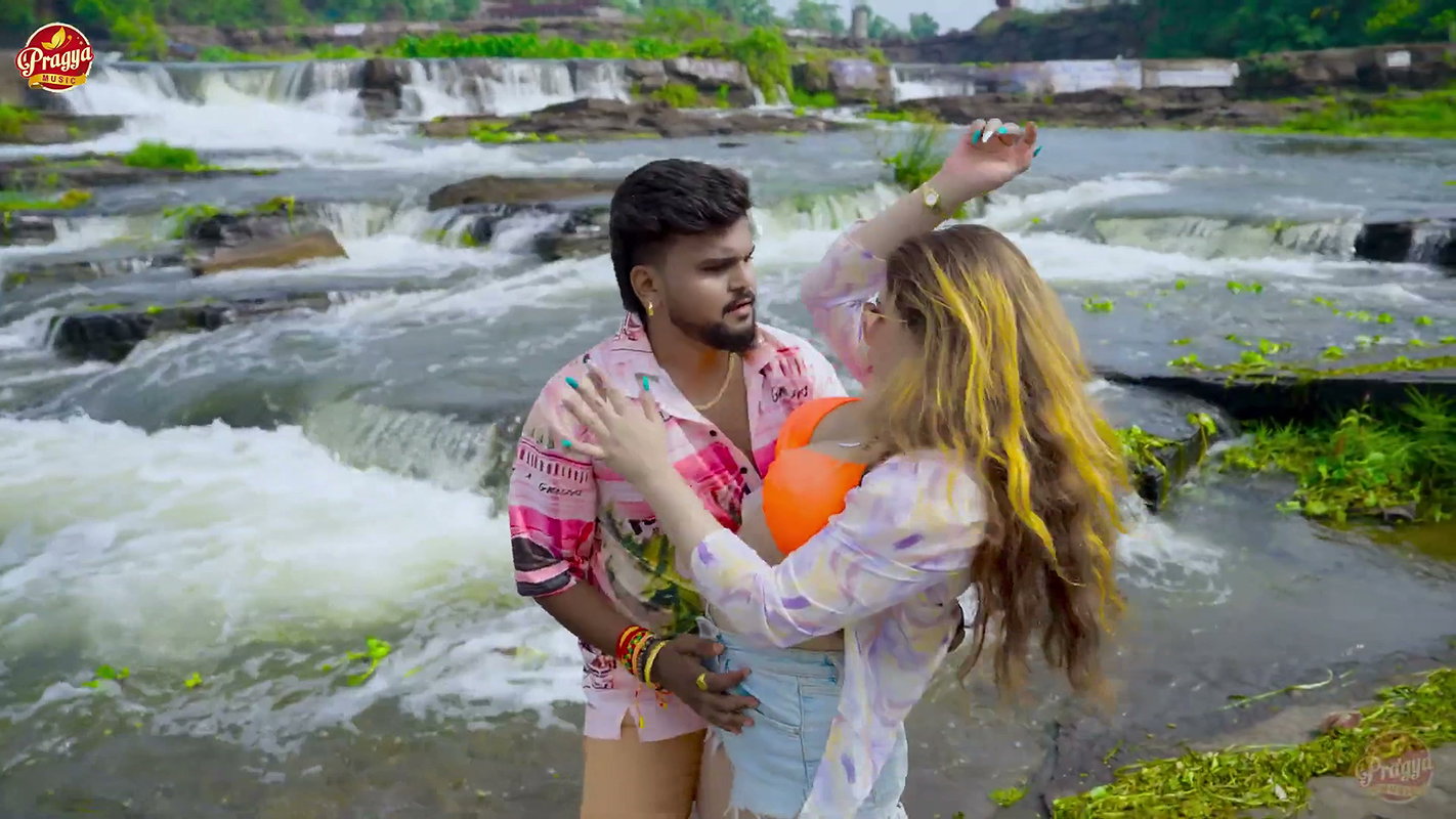 Hot – Priyanka boobs squeezed, grabbed & pressed, navel & thighs grabbed, cleavage (2)2