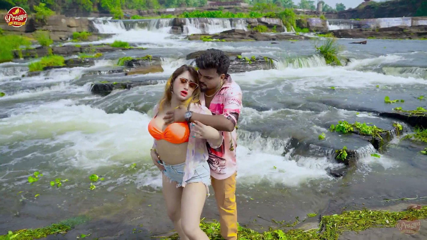 Hot – Priyanka boobs squeezed, grabbed & pressed, navel & thighs grabbed, cleavage (2)4