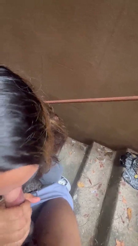 Indian Slut BABE Public Blowjob (2)2