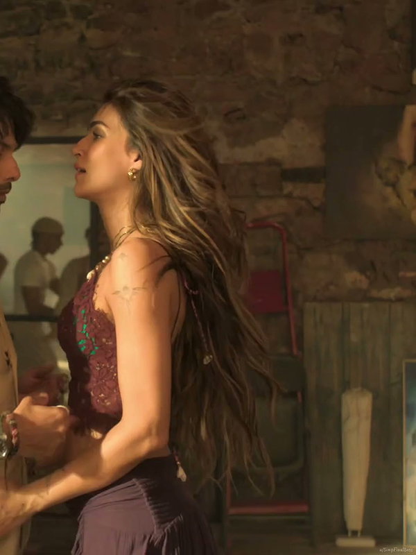 KRITI SANON BOLLYWOOD SEXY SLUT DIVA FLAWLESS SEDUCING (2)2