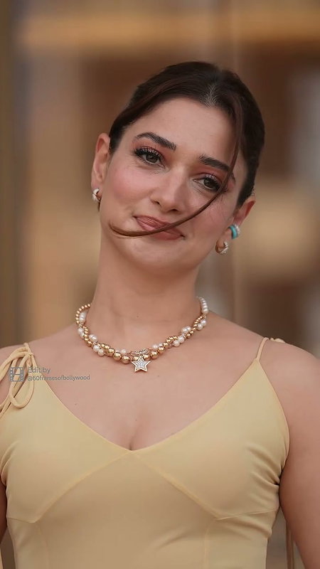 MILKY BEAUTY SEDUCTIVE TAMMANAH CUTE CLEAVAGE VIEW MESMERIZING (2)4