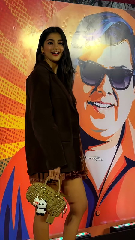 POOJA HEGDE DUSKY BOLD CHICK LOOKS TEMPTING (2)2