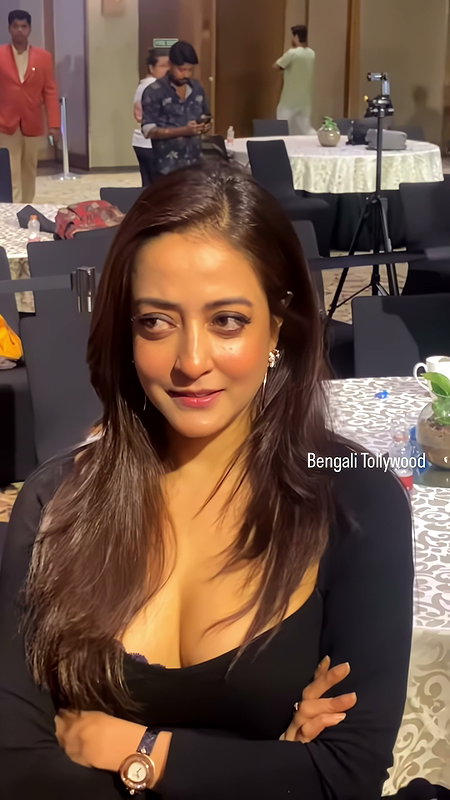 RAIMA SEN BONG SEDUCTRESS OPEN CLEAVAGE BOLD EXPOSE HQ VIDEO (2)2