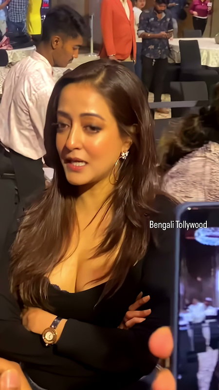 RAIMA SEN BONG SEDUCTRESS OPEN CLEAVAGE BOLD EXPOSE HQ VIDEO (2)2