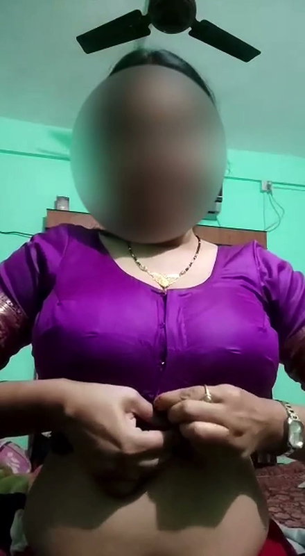 The best Striptease are always in a saree (2)2