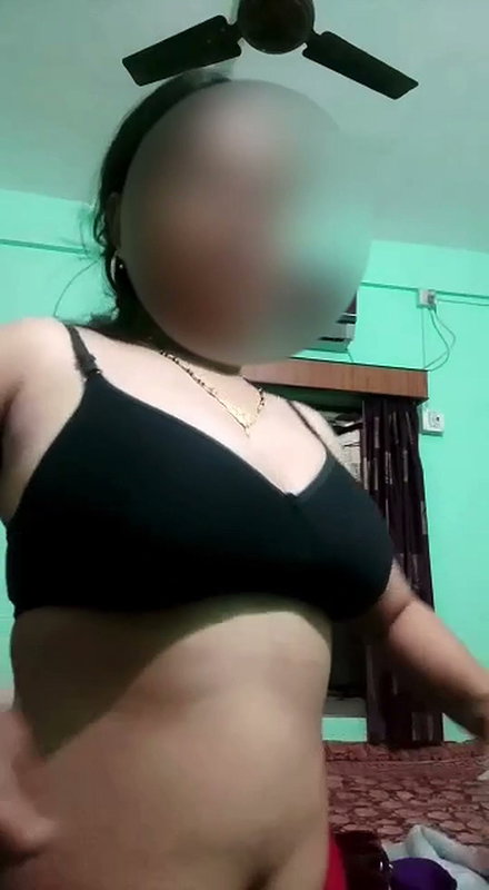 The best Striptease are always in a saree (2)2