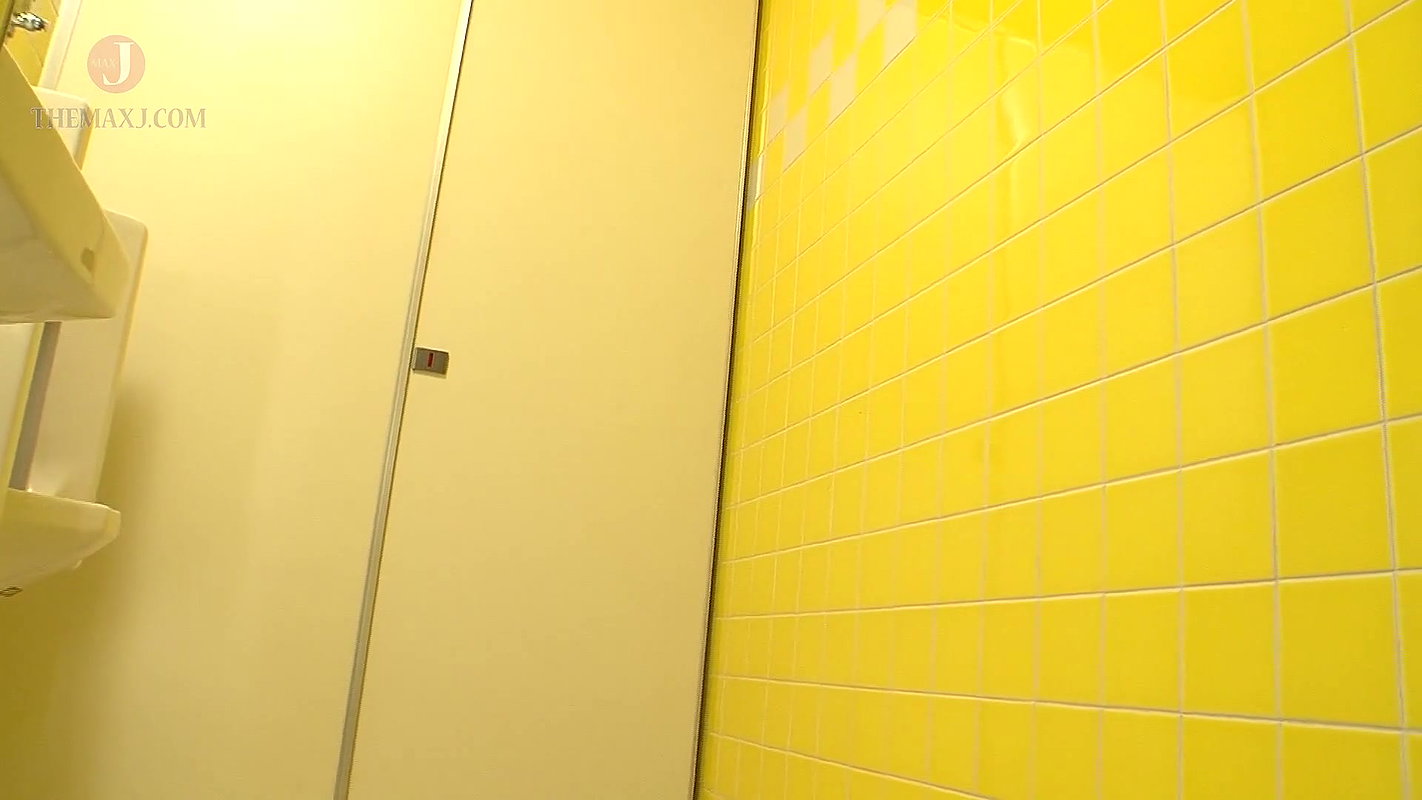Mature Women Who Areand Nakadashi’d in a Restroom From 50 Years Old -1