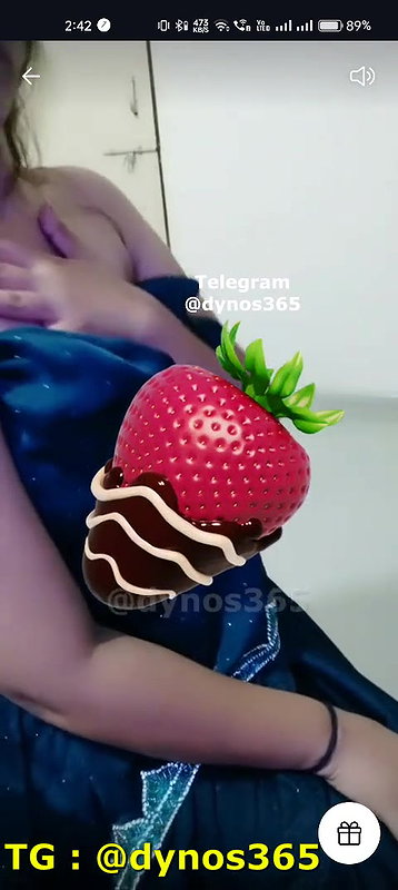 Insta Girl Destiny Showing Big Round Boobs on Live