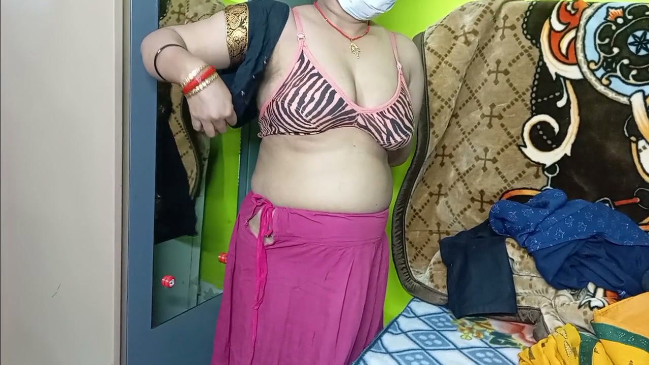 Beautiful Bhabhi Wearing Yellow Sari