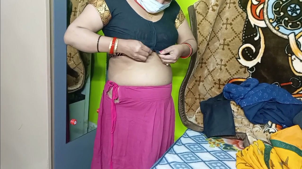 Beautiful Bhabhi Wearing Yellow Sari