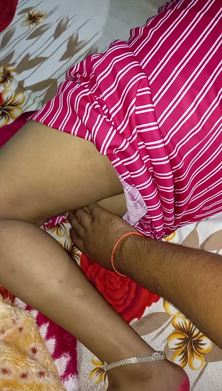 Beautiful Indian Bhabhi with Beautiful Pussy