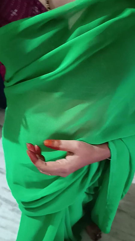 Desi Hot Aunty Romance with Pakkinti Boy