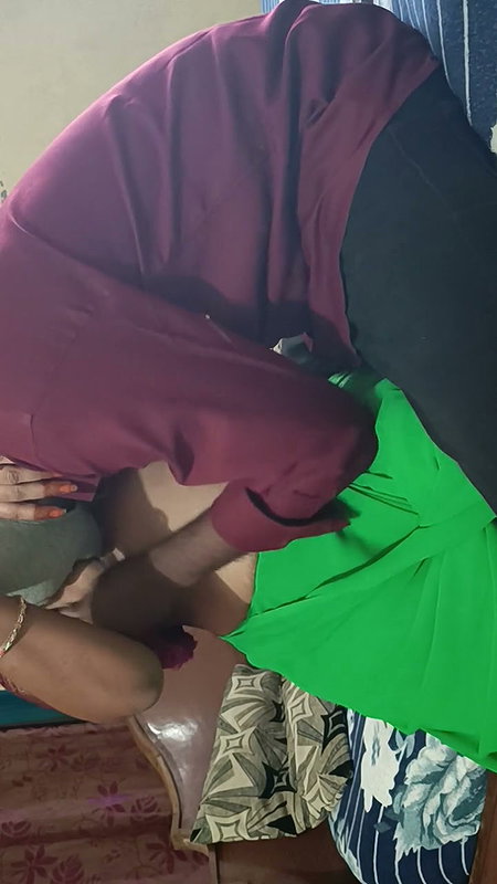 Desi Hot Aunty Romance with Pakkinti Boy
