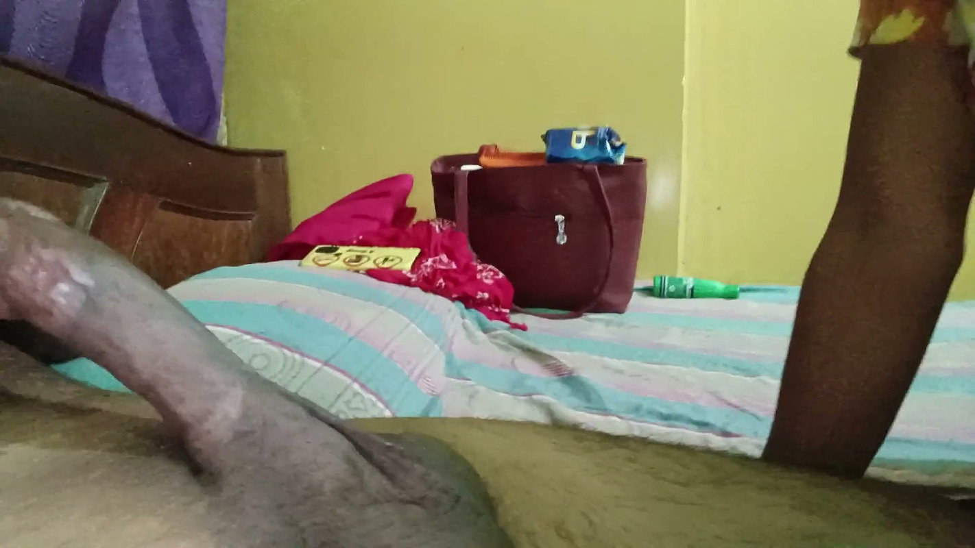 Desi Indian Wife in Yellow Dress Riding Cock – Homemade Blowjob & Cowgirl Sex