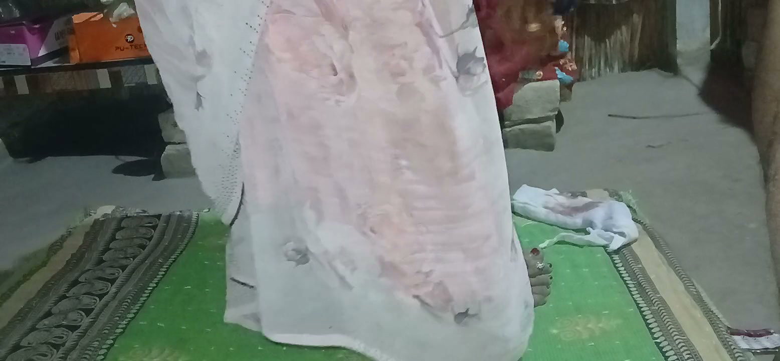 Desi Village Bhabhi Ko Doggy Style Mein Jamkar Choda – Tight Chut Faad Di Hindi Audio