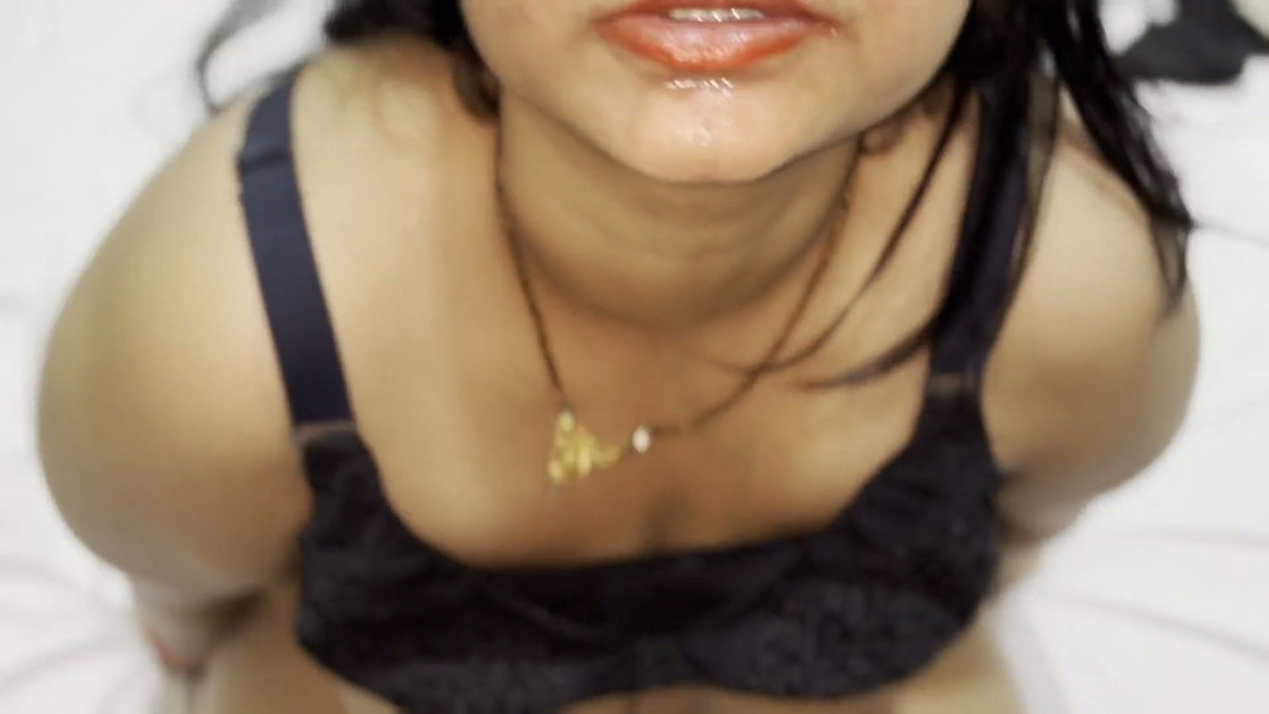 Full Open Legs Pose, Juicy Ass Aur Wild Expressions. Desi Hindi Moans Ke Saath Non-stop Action