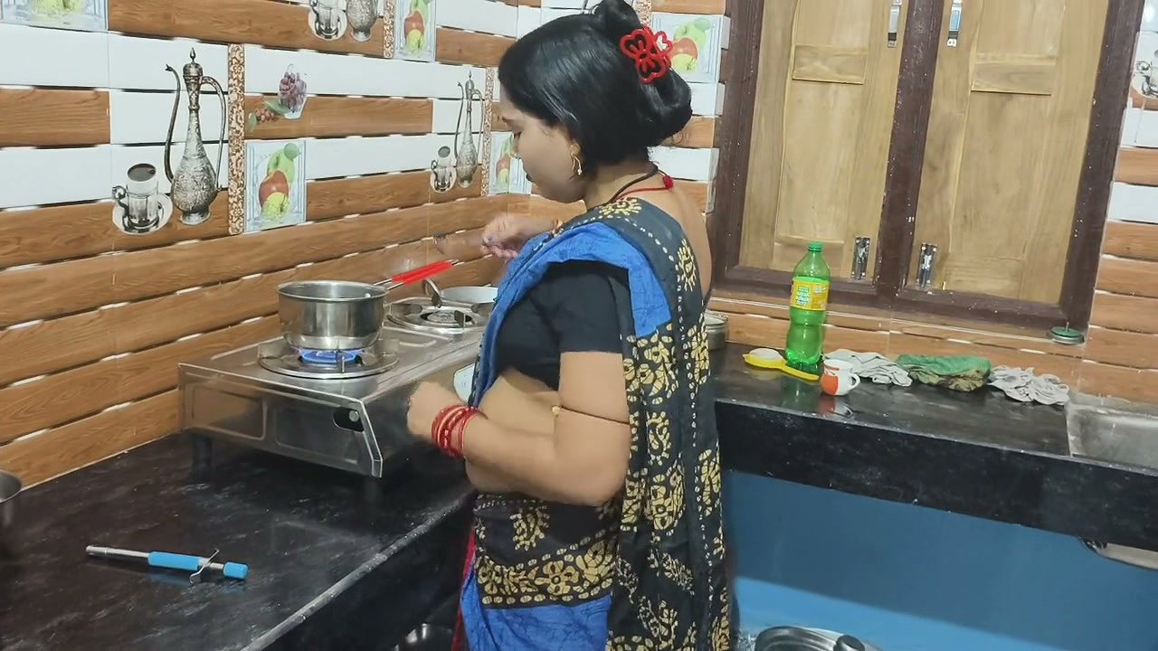Hot Indian MILF Maid Wife Is Seducing and Fucking Hard, Desi Sex Video