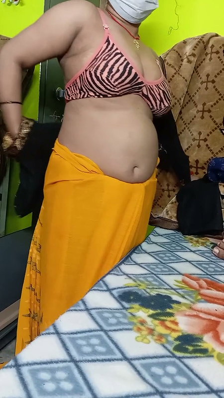 Indian Beautiful Bhabhi Removing Her Sari.