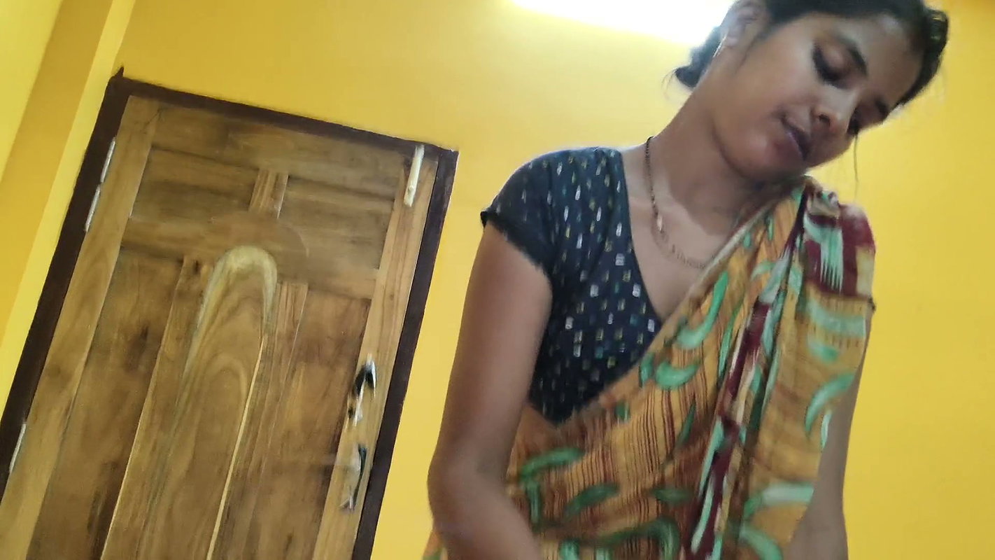 Indian Desi Village Stepsister in Law Stepbrother in Law Fuck in Hindi Video