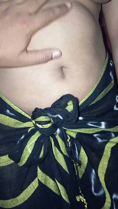 Most Beautiful Hot Girl Showing Her Pussy to Fuck