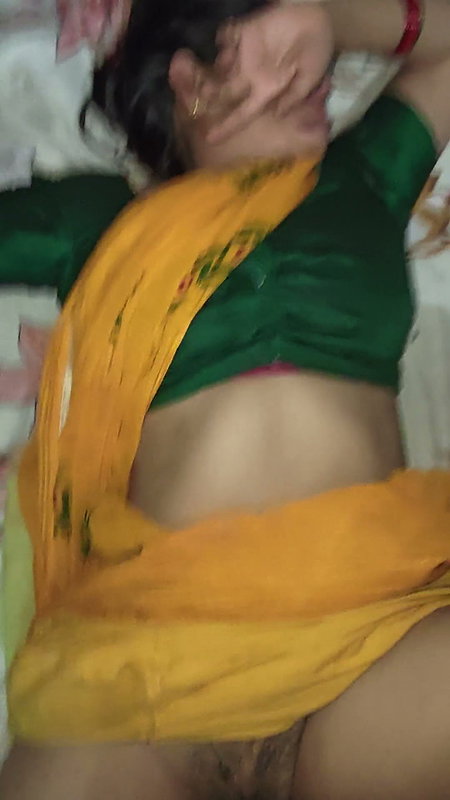 Stepbrother’s Yellow Saree Girl