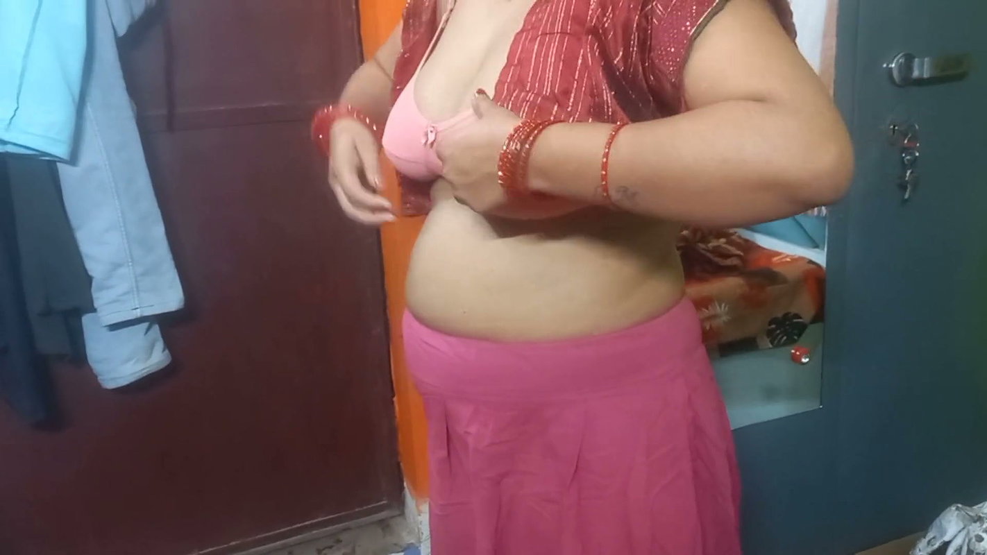 Very Beautiful Indian Bhabhi in Red Saree