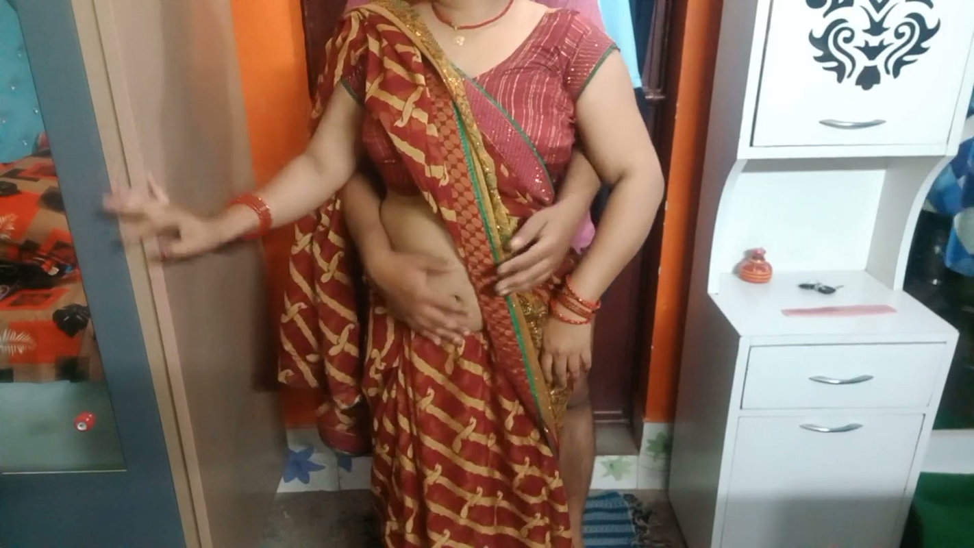 Very Beautiful Indian Bhabhi in Red Saree