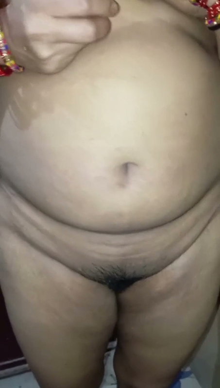Very Hot Girl Showing Her Cute Pussy.
