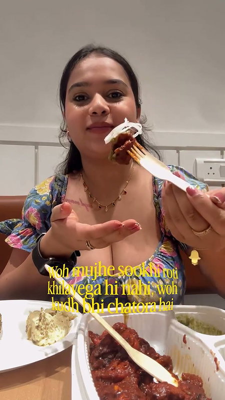 busty kannadiga girl cleavage in blue top2