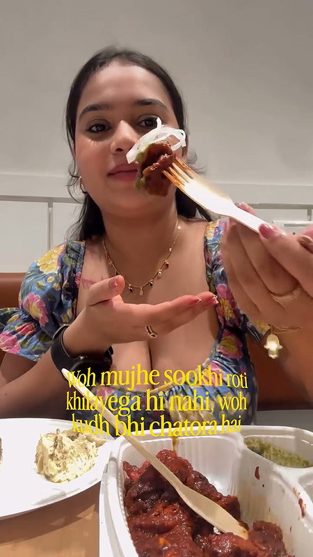 busty kannadiga girl cleavage in blue top2