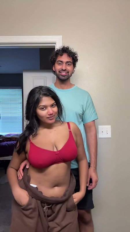 hot desi girl only in red bra with bf2