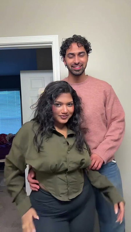 hot desi girl only in red bra with bf2