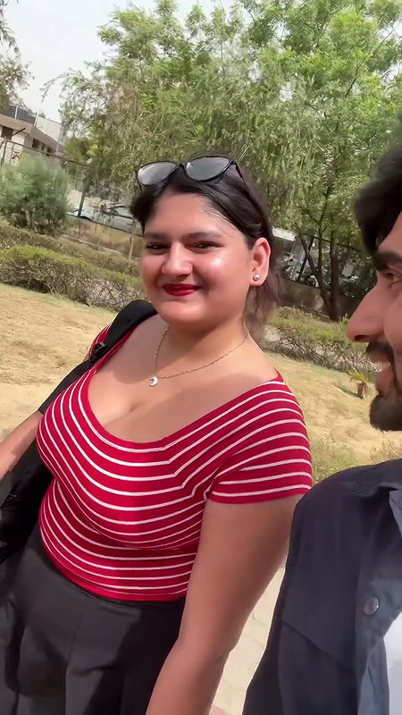 huge tits of desi lady jiggling while walkin in red top2